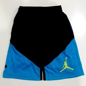 Boys Jordan Basketball Shorts Sz 8-10 Small EUC